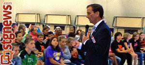 Rep. Chris Stewart visits students at Arrowhead and Riverside Elementary Schools in Washington County, Utah, May 2, 2013 | Photo courtesy of the offices of Rep. Chris Stewart