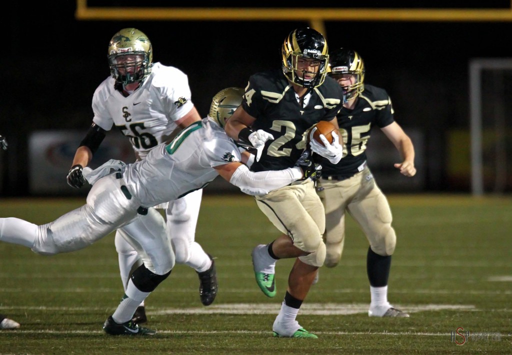 Thunder ball carrier Nephi Sewell, Desert Hills vs.Snow Canyon,  St. George, Utah, Oct. 15, 2014 | Photo by Robert Hoppie, ASPpix.com, St. George News