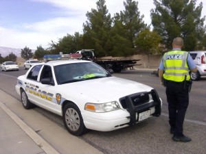 St. George police officer responds to the accident that occurred in the intersection of 350 N. and 2450 East in St. George, Utah, Oct. 17, 2014 | Photo by Aspen Stoddard, St. George News