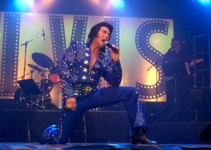 Second Place winner Dave Hoover makes the ladies swoon at the 2015 Elvis Rocks Mesquite competition, Casablanca, Mesquite, Nevada, June 20, 2015 | Photo by Carin Miller, St. George News