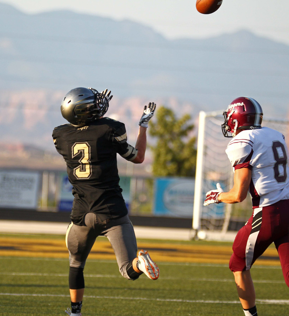 Garrick Sharp (3) snags a touchdown pass for the Thunder, Desert Hills vs. Jordan, Football, St. George, Utah, Aug. 21, 2015, | Photo by Robert Hoppie, ASPpix.com, St. George News