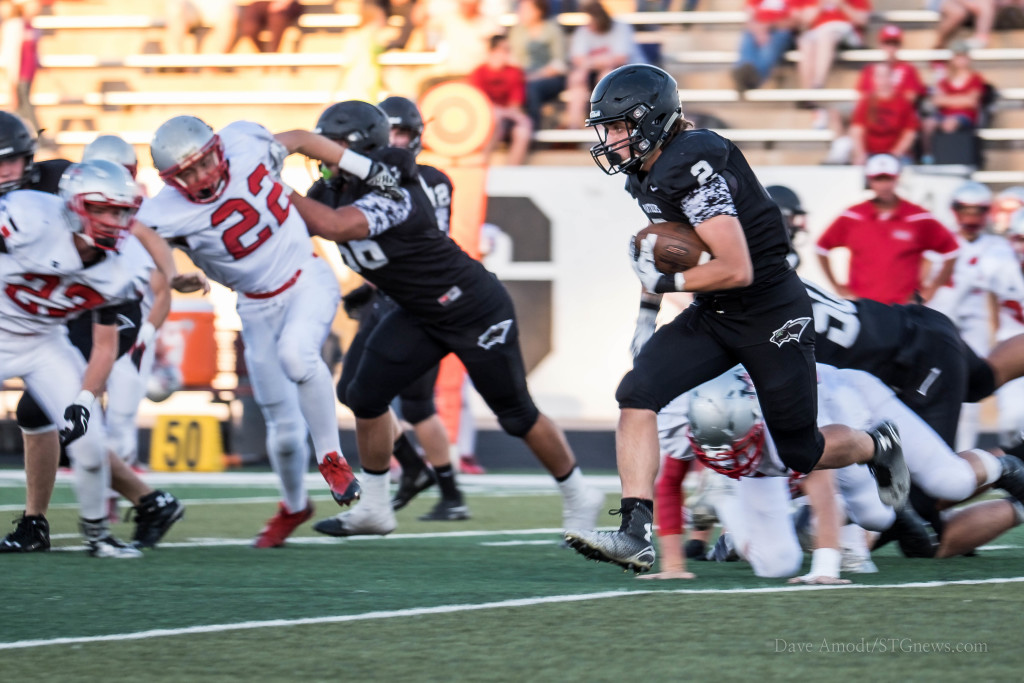 Panther RB Kobe Topalian (2) looks for open space, Pine View vs. Manti, St. George, Utah, Sept. 4, 2015 | Photo by Dave Amodt, St. George News