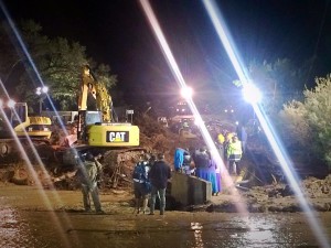 Search and recovery operations continued through Monday night into the next day in the wake of flash flooding that claimed the life of at least 12 women and children in Hildale, Utah, Sept. 15, 2015 | Photo by Kimberly Scott, St. George News