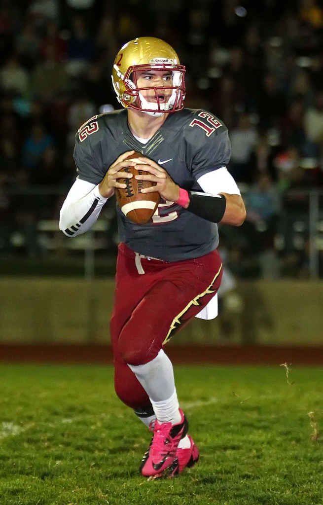 Mason Fakahua (12), Cedar vs. Pine View, Football, Cedar City, Utah, Oct. 9, 2015, | Photo by Robert Hoppie, ASPpix.com, St. George News