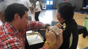 A flu shot being administered during the health fair, St. George, Utah, Nov. 15, 2014 | Photo courtesy of the Southern Utah Pacific Islander Coalition, St. George News