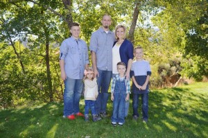 Janna Davidson with her husband James and her children. Davidson was recently diagnosed with a rare and aggressive type of cancer, Cedar City, Utah, Dec. 4, 2015 | Photo courtesy of Stephanie May 