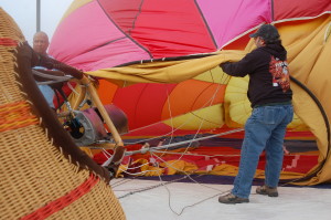 A hot air balloon crew inflates "No Worries!!" in the Oasis parking lot during the "Mesquite Hot Air Balloon Festival," Mesquite, Nevada, January 23, 2016 | Photo by Hollie Reina, St. George News