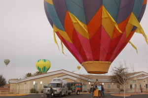 The "No Worries!!" crew, pilot and passengers after the flight. "Mesquite Hot Air Balloon Festival," Mesquite, Nevada, January 23, 2016 | Photo by Hollie Reina, St. George News