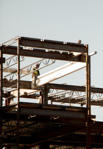 Crew members secure the final beam to Dixie State University’s new student-housing complex, Campus View Suites, on Thursday, Feb. 18, 2016. | Photo courtesy of Kimmy Hammons / Dixie State University, St. George News