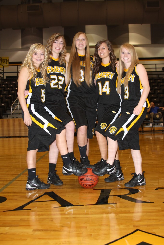 Taylor Mann (in the middle) with her state championship Emery High School team. | Photo courtesy Gordon