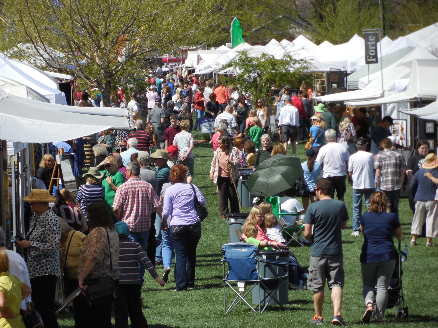 37th Annual St. Art Festival opens to balmy weather, big crowds
