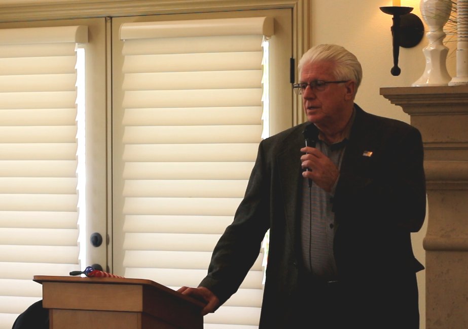 Rep. Don Ipson giving a quick wrap-up of the recent legislative session at the Dixie Republican Forum, St. George, Utah, March 15, 2016 | Photo by Mori Kessler, St. George News