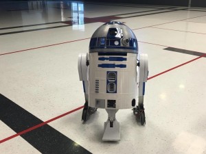 A working replica of R2-D2 built and controlled by Alex Chamberlain pays a visit to students at Hurricane Elementary, Hurricane, Utah, May 4, 2016 | Photo by Hollie Reina, St. George News