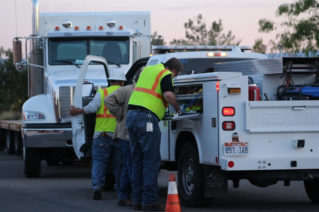 Service technicians from Questar Gas on scene completing repair of broken natural gas line where over 200 customers lost service, Washington, Utah, May 11, 2016 | Photo by Cody Blowers, St. George News 