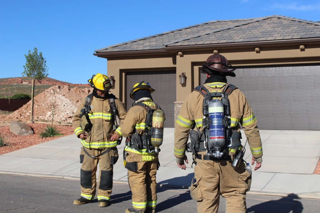 Firefighters from Washington City Fire Department are on scene during gas leak in Washington Citythat has caused the evacuation of 8-10 homes in the area, Washington, Utah, May 11, 2016 | Photo by Cody Blowers, St. George News 