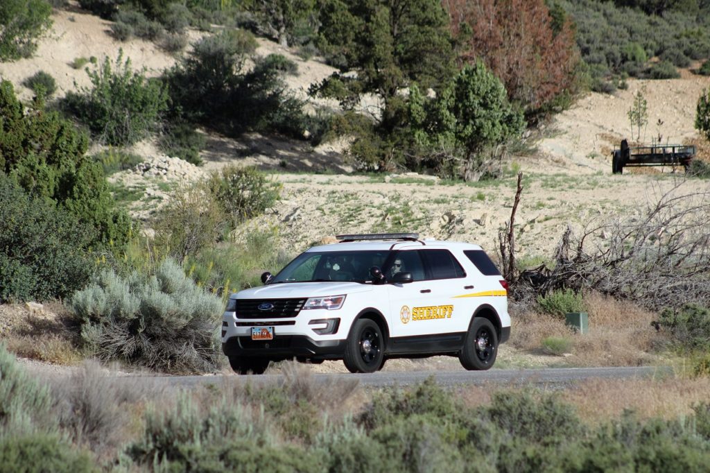 Washington County Sheriffs' Sgt. Brock Bentley near last sighting on W. Amethyst Drive, Diamond Valley, Utah, June 9, 2016 | Photo by Cody Blowers, St. George News