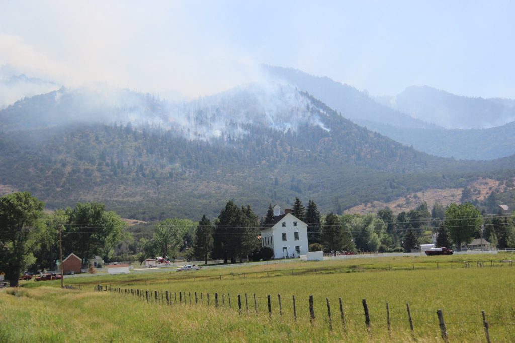 Pine Valley residents on high alert as fire enters canyon ...