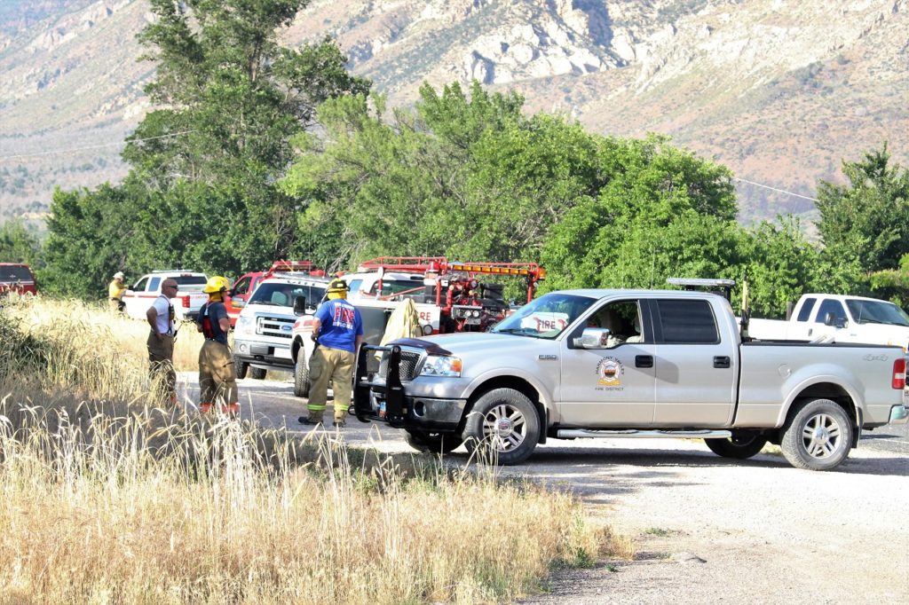 Heavy response by firefighters and emergency personnel contain brush fire Wednesday evening in Pintura, Washignton County, Utah, June 8, 2016 | Photo by Cody Blowers, St. George News
