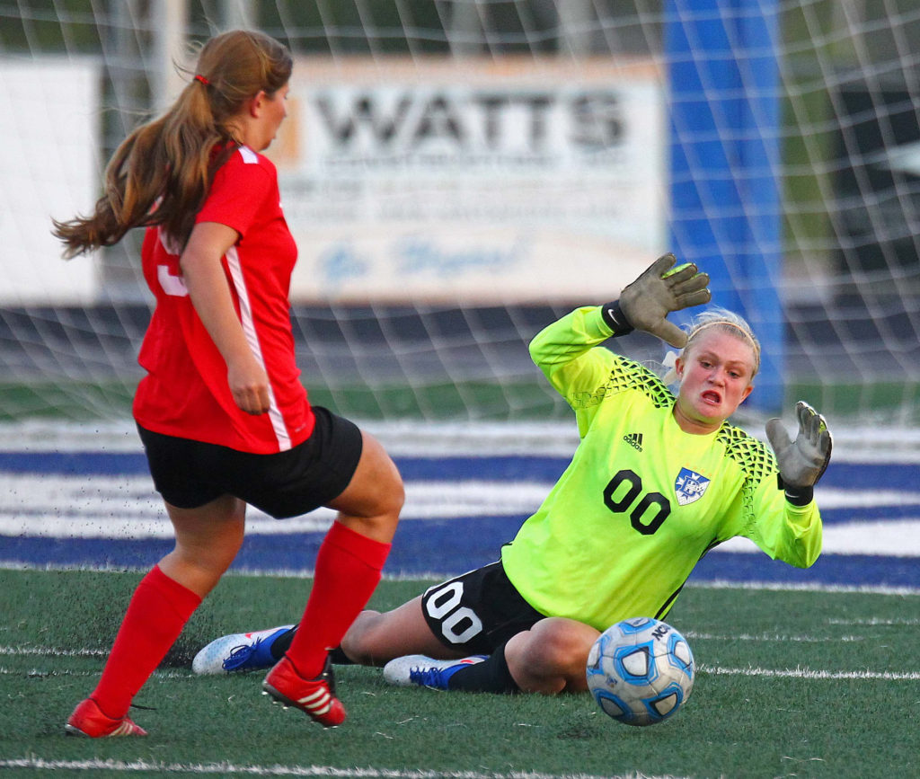 Dixie's Mashaun Estridge (00), Dixie vs. Hurricane, Soccer, St. George, Utah, Aug. 31, 2016, | Photo by Robert Hoppie, ASPpix.com, St. George News