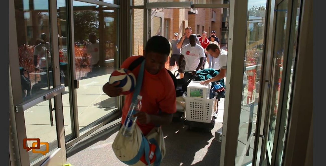 Move-in day at the Campus View Suites at Dixie State University, St. George, Utah, Aug. 15, 2016 | Photo by Mike Cole, St. George News