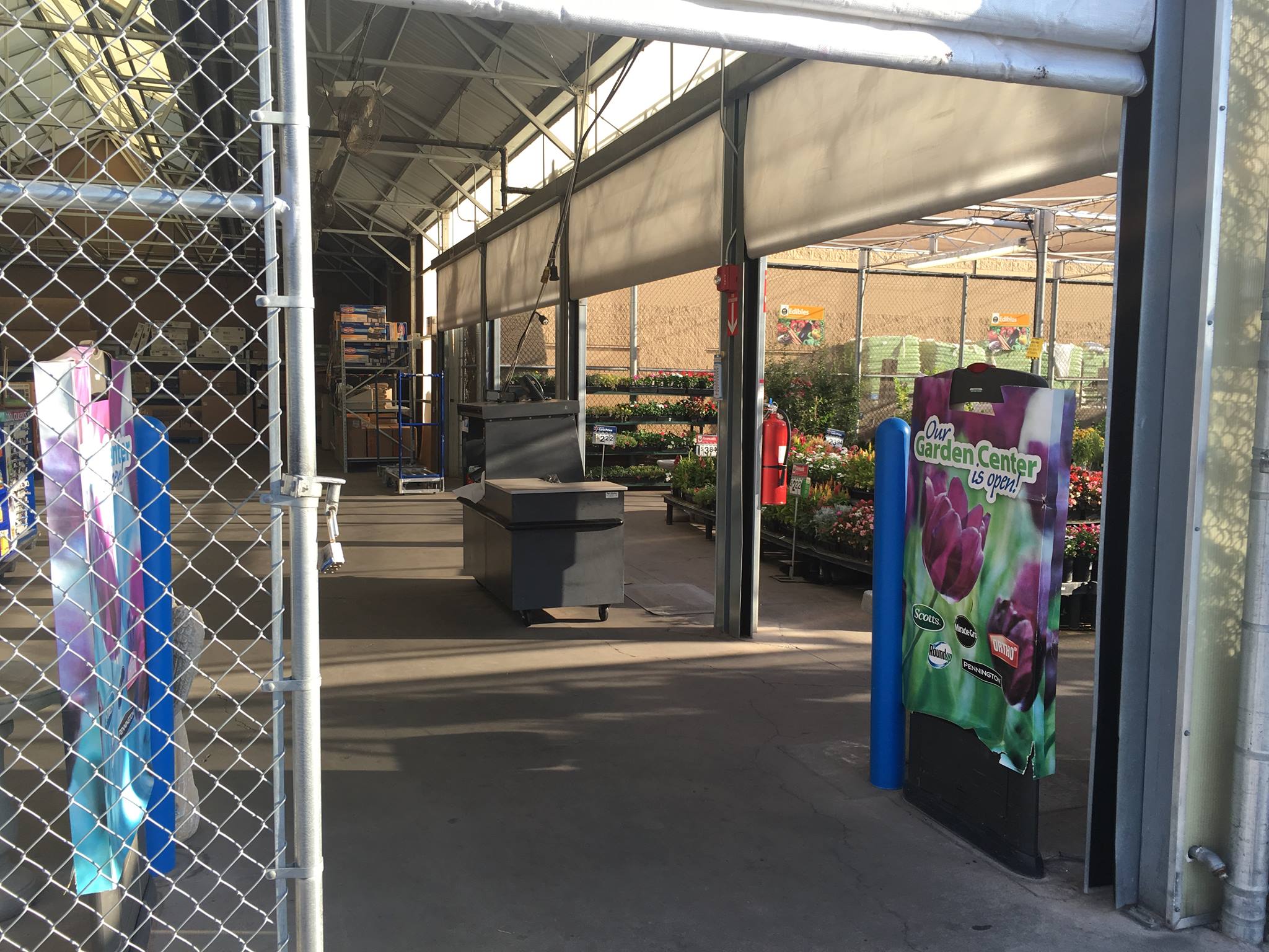 The garden center at the Wal-Mart Supercenter in Bloomington was the site of a robbery involved a man who fled the area with cash register after distracting employees, St. George, Utah, Aug. 5, 2016 | Photo by Kimberly Scott, St. George News