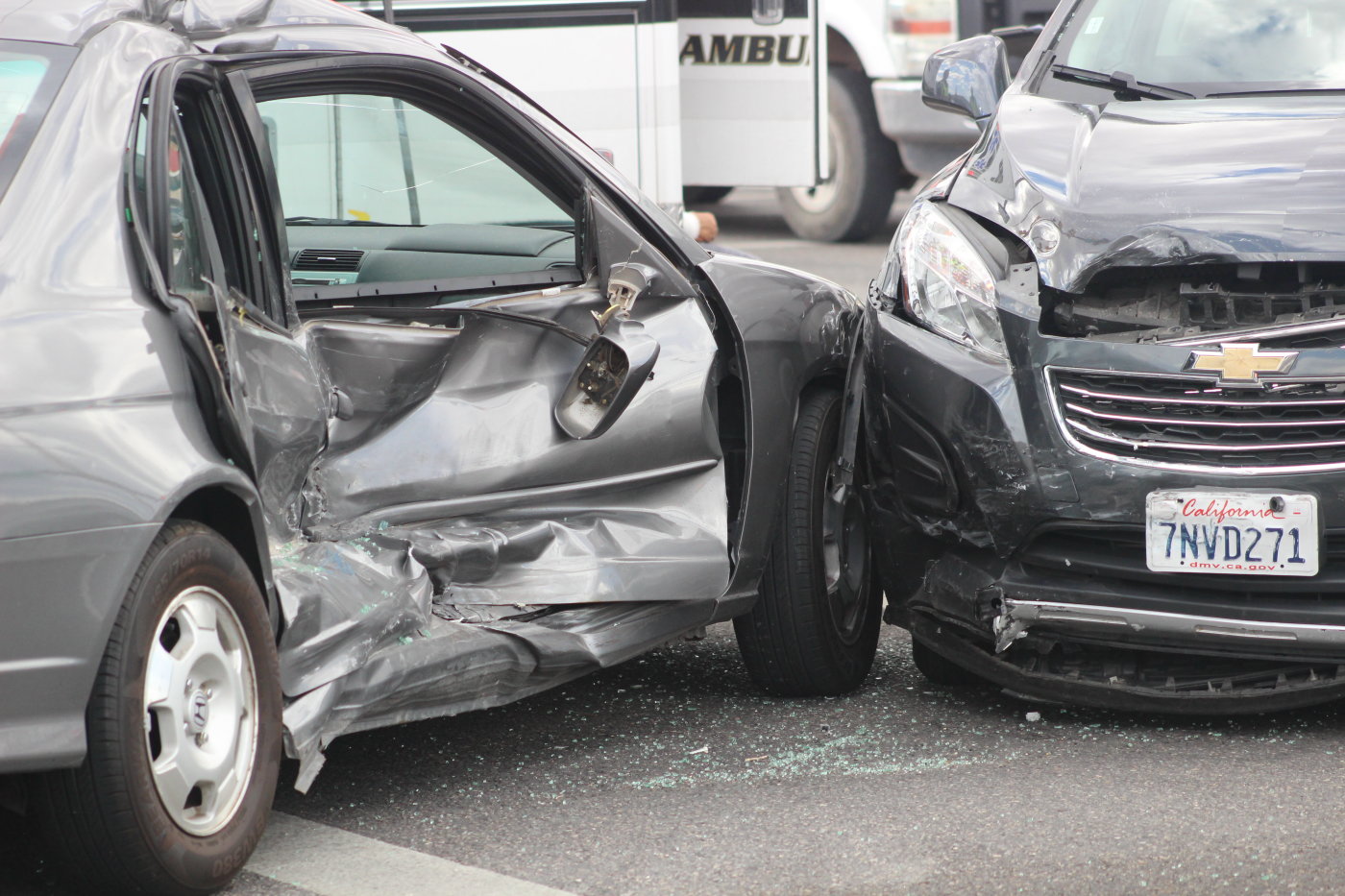 A left turn by the driver of a westbound 2004 Honda Civic while St. George Boulevard was making a left turn onto 1000 East crashed into an eastbound 2016 Chevrolet Traverse SUV, resulting in the passenger side of the Honda getting hammered. No one was taken the hospital as result of the crash, and the driver of the Honda was cited for failure to yield, St. George Police Sgt. Choli Ence said, St. George, Utah, Sept. 2, 2016 | Photo by Mori Kessler, St. George News 