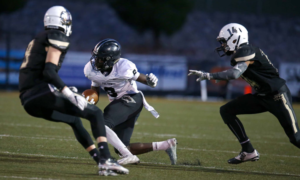 Pine View's Jacob Mpungi (6), Desert Hills vs. Pine View, Football, St. George, Utah, Oct. 7, 2016, | Photo by Robert Hoppie, ASPpix.com, St. George News