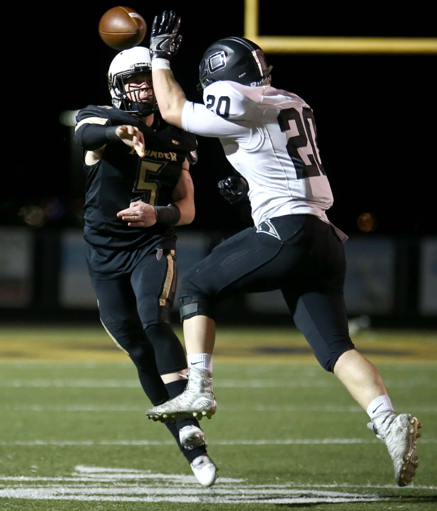 Pine View's Austin Peterson (20) pressures Desert Hills’ Quinn Kiser (5), Desert Hills vs. Pine View, Football, St. George, Utah, Oct. 7, 2016, | Photo by Robert Hoppie, ASPpix.com, St. George News