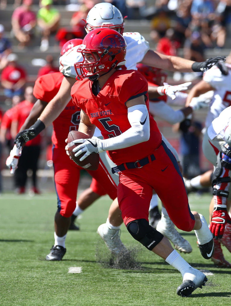 Dixie State's Blake Barney (5), Dixie State University vs. Western State Colorado University, Football , St. George, Utah, Oct. 1, 2016, | Photo by Robert Hoppie, ASPpix.com, St. George News