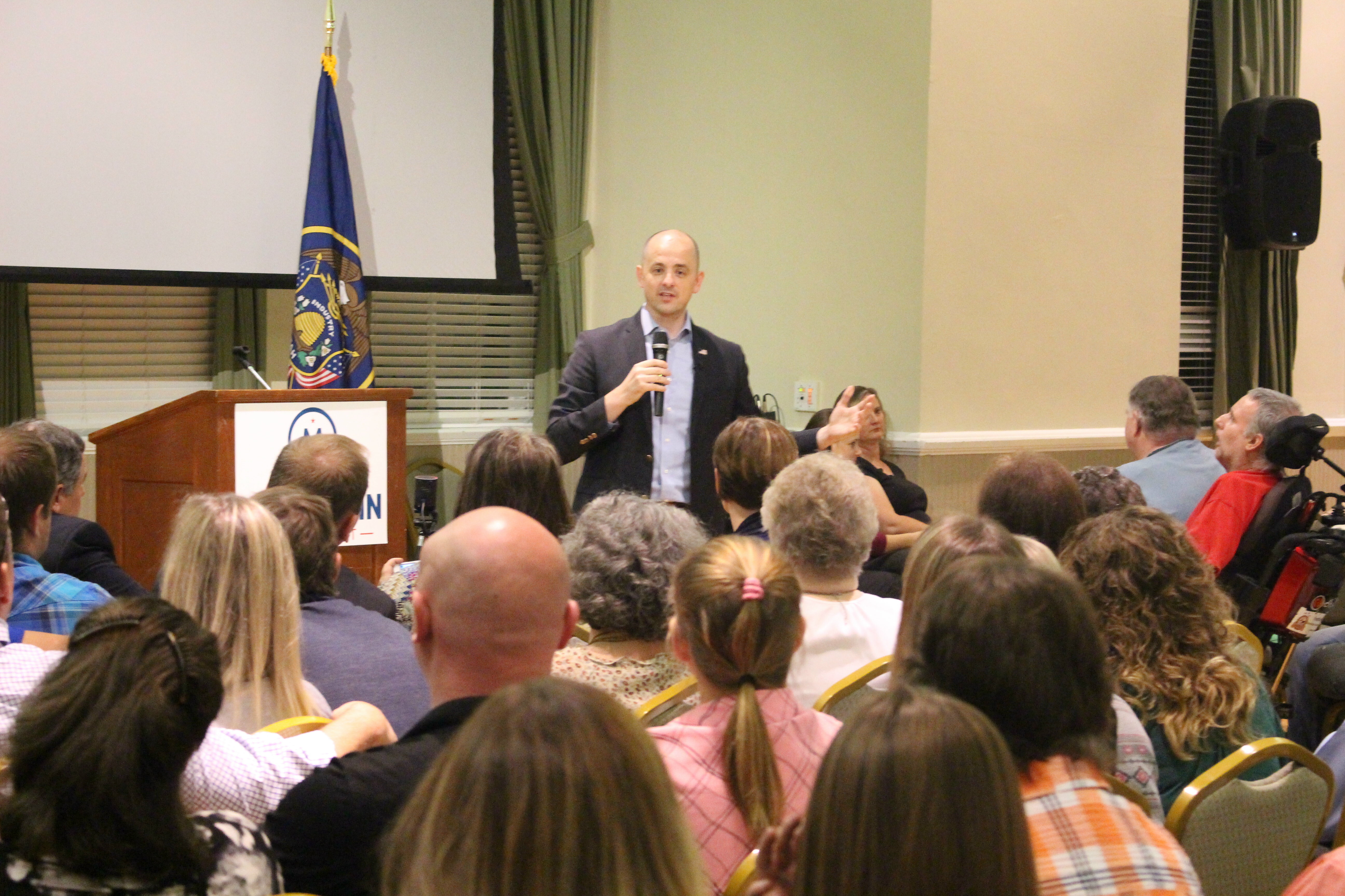 Independent presidential candidate Evan McMullin stopped in St. George for a town hall meeting on the top floor of the Dixie Academy building that become packed with prospective voters. McMullin touts himself as the one true conservative in the race and is offering his candidacy as a “principled” alternative to Donald Trump, St. George, Utah, Oct. 15, 2016 | Photo by Mori Kessler, St. George News