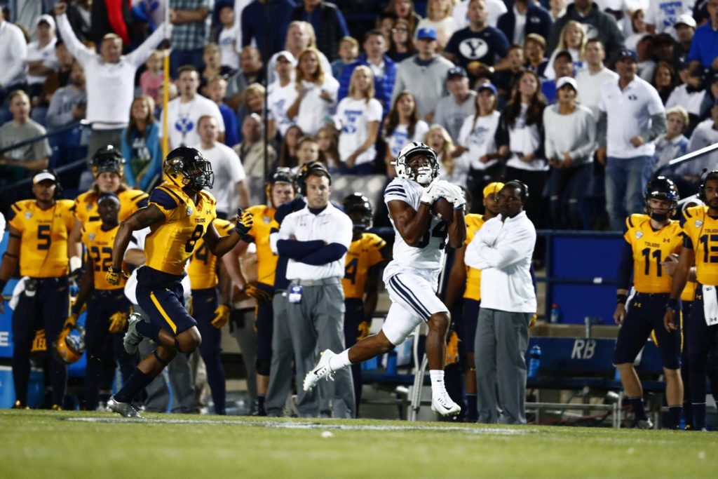 Jonah Trinnaman catches a long TD pass for the Cougars, Toledo vs. BYU, Provo, Utah, Sept. 30, 2006 | Photo by BYU Photo