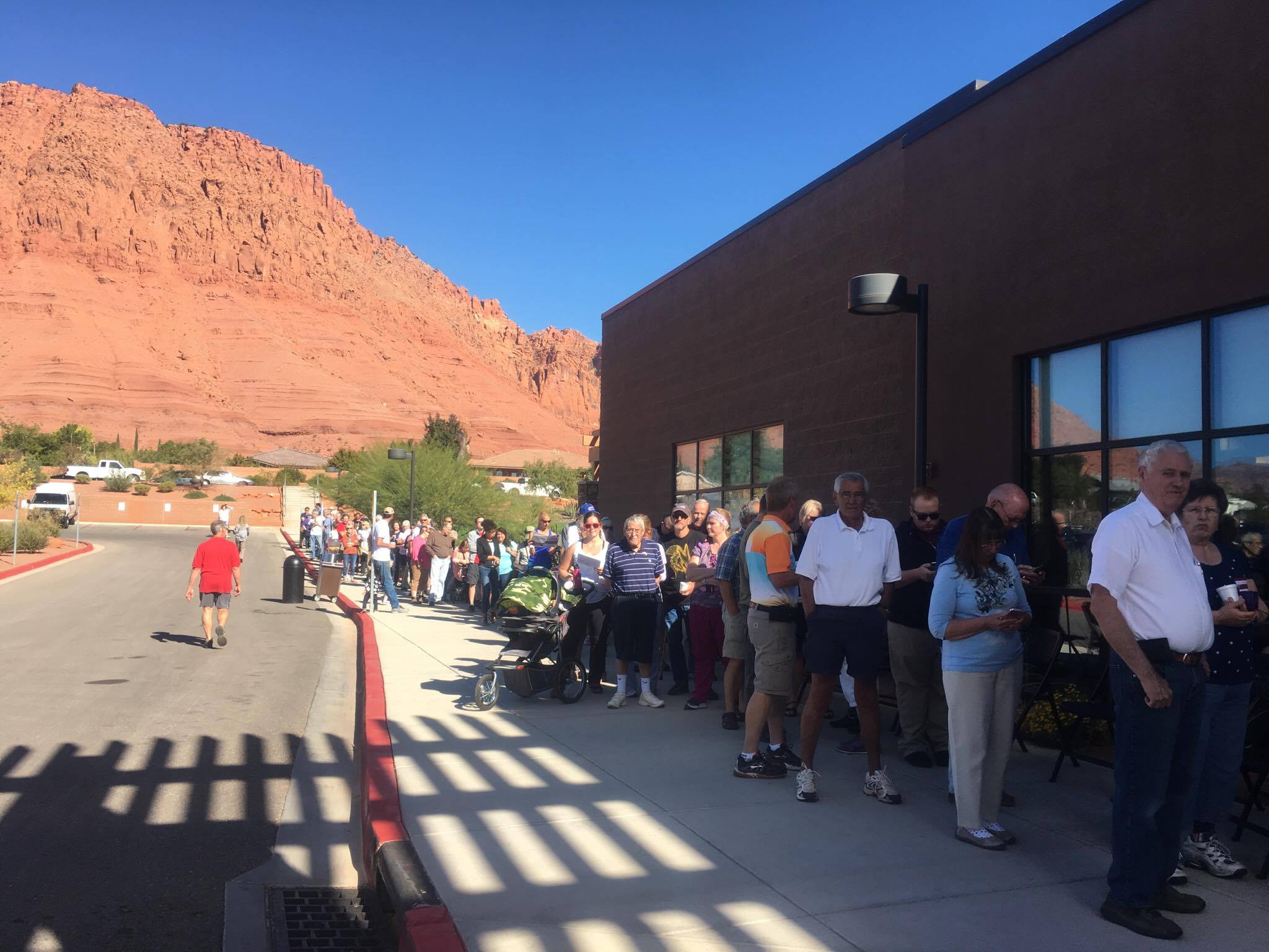 Lines of voters are long at the Southern Utah Veterans Home polling place in Ivins around 11:11 a.m. Tuesday. Electronic voting machines are still not functioning and voting is being done by paper ballots. Ivins, Utah, Nov. 8, 2016 | Photo by Hollie Reina, St. George News