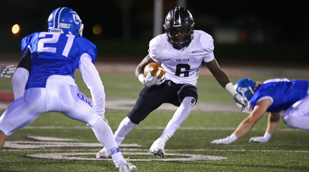 Pine View's Jacob Mpungi (6), Dixie vs. Pine View, 3AA Football Semifinals, Cedar City, Utah, Nov. 11, 2016, | Photo by Robert Hoppie, ASPpix.com, St. George News