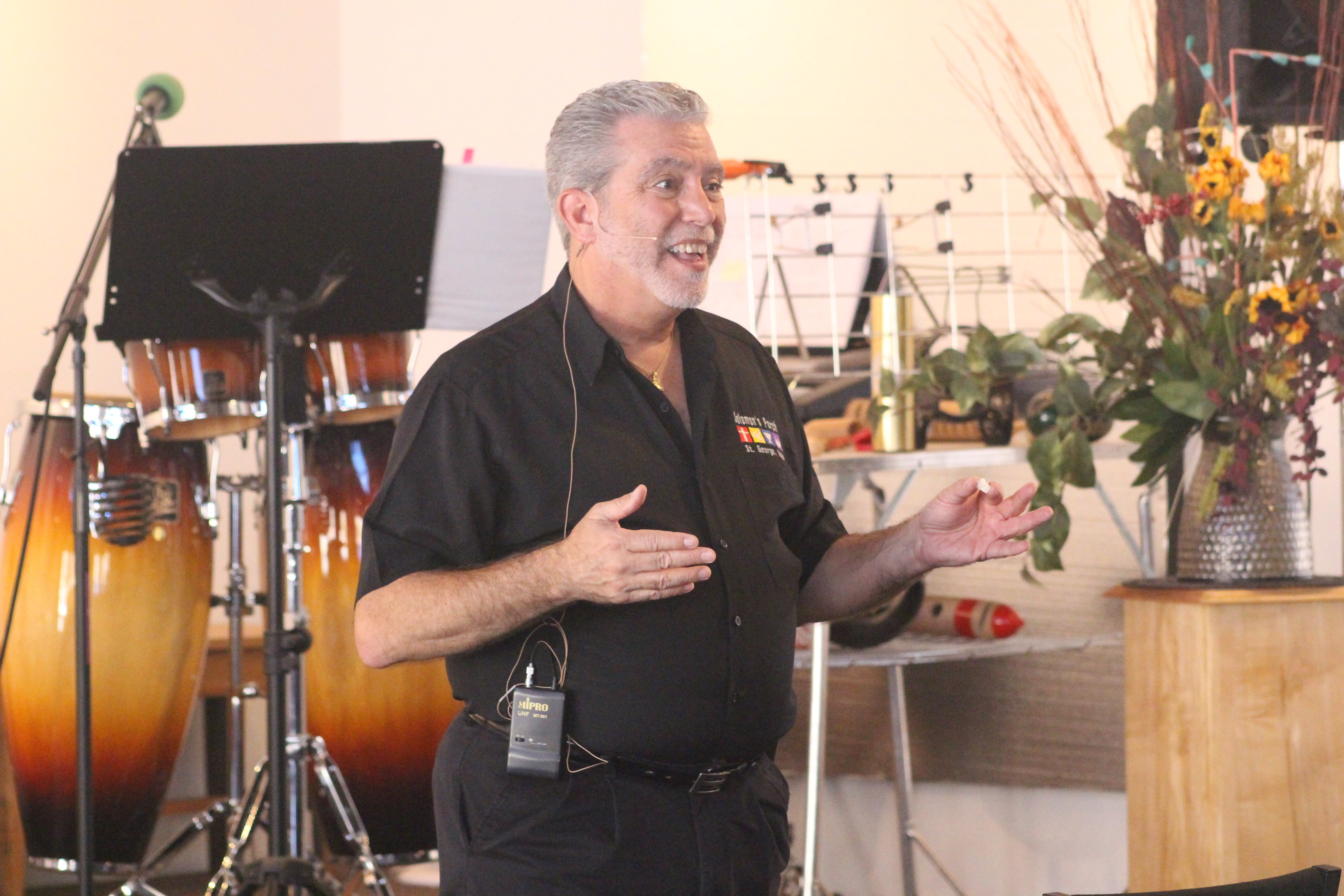 Rev. Jimi Kestin sharing a sermon with those gathered to hear the word at Solomon's Porch Foursquare Fellowship. Kestin said he expresses gratitude for the blessings God has given him by serving others, St. George, Utah, Nov. 6, 2016 | Photo by Mori Kessler, St. George News