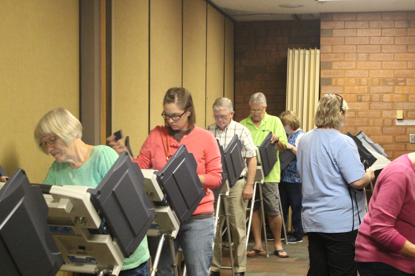 St. George residents voting early in the 2016 general election, St. George, Utah, Nov. 4, 2016 | Photo by Mori Kessler, St. George News