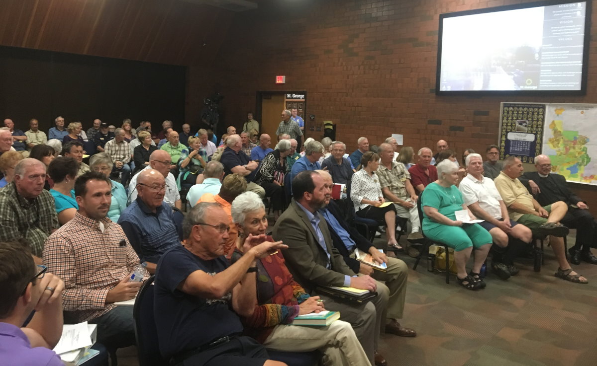 The St. George City Council chambers were packed by residents of SunRiver and the neighboring Riverstone community to voice their opposition to allowing auto sales in the area around the Exit 2/Atkinville interchange, particularly on a portion of Pioneer Road. The developers asking for the city the auto sales designation on Pioneer Road withdrew their request, resulting in surprise and applause from the council meeting attendees, St. George, Utah, Oct. 3, 2016 | Photo by Mori Kessler, St. George News