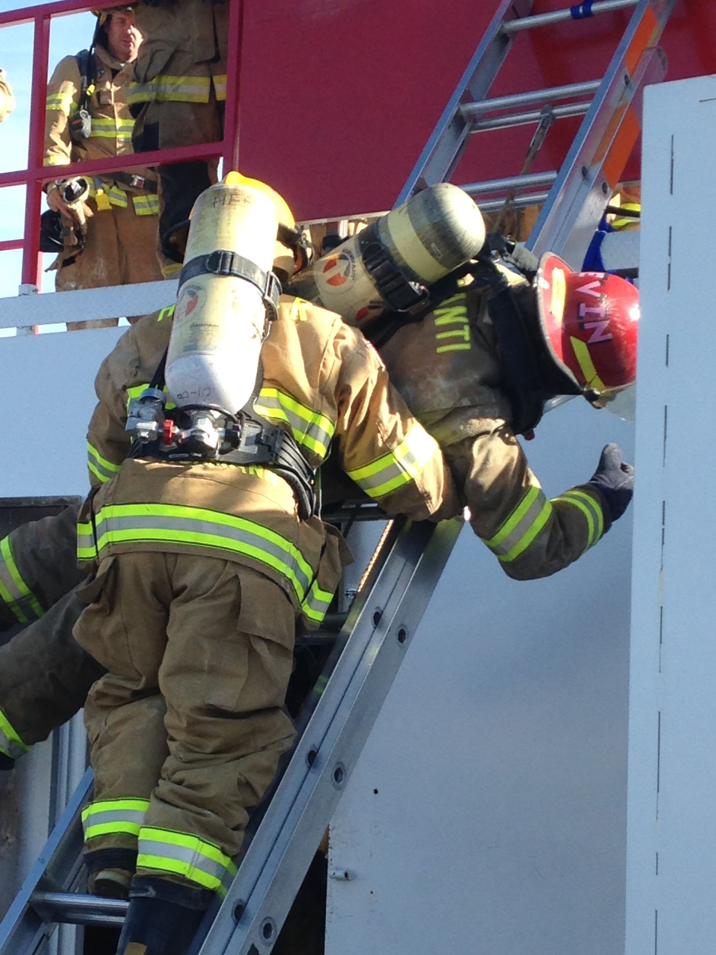 In the heat of the moment at winter fire school; STGnews