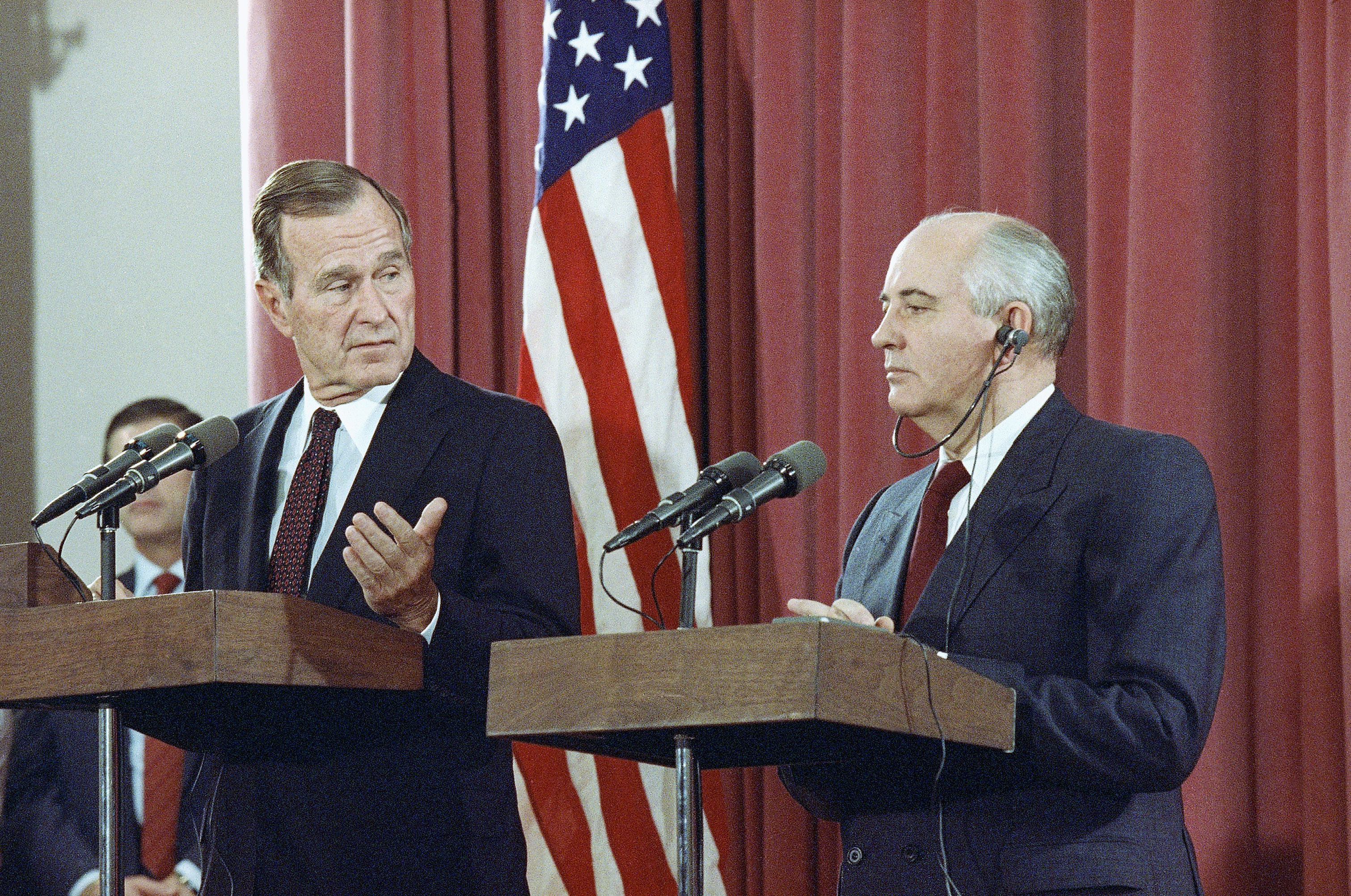 Президентские войны. Буш старший 1991. Джордж Буш старший 1991. Буш и Горбачев 1991.