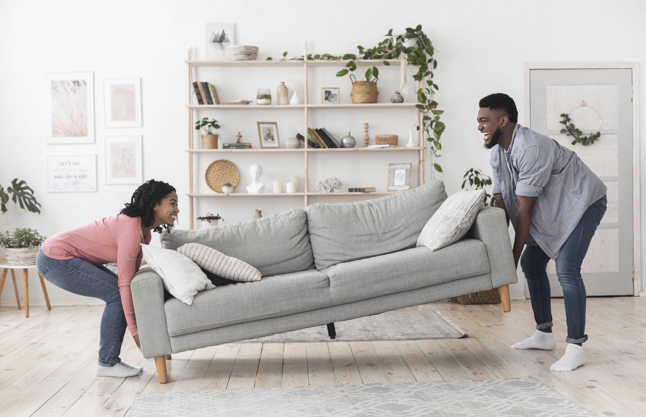Furniture Shopping: Ashley Homestore VS Rooms to Go 