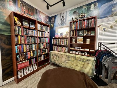 A Harry Potter room in the Book Bungalow shows a variety of books along with a mural, St. George, Utah, July 27, 2022 | Photo by Jessi Bang, St. George News