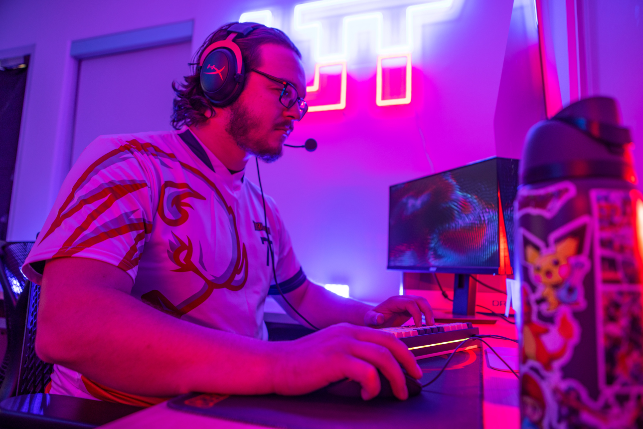 Utah Tech builds new gaming room for university esports teams