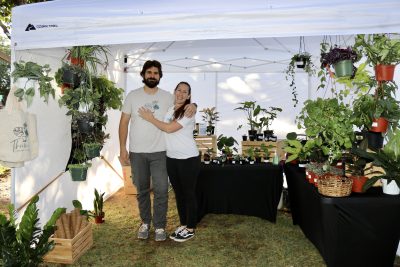 Kayla Klein poses with her "helper" Husband at the farmers market in downtown St. Louis. George, Utah, October.  January 15, 2022 | Photo by Jessi Bang.george news